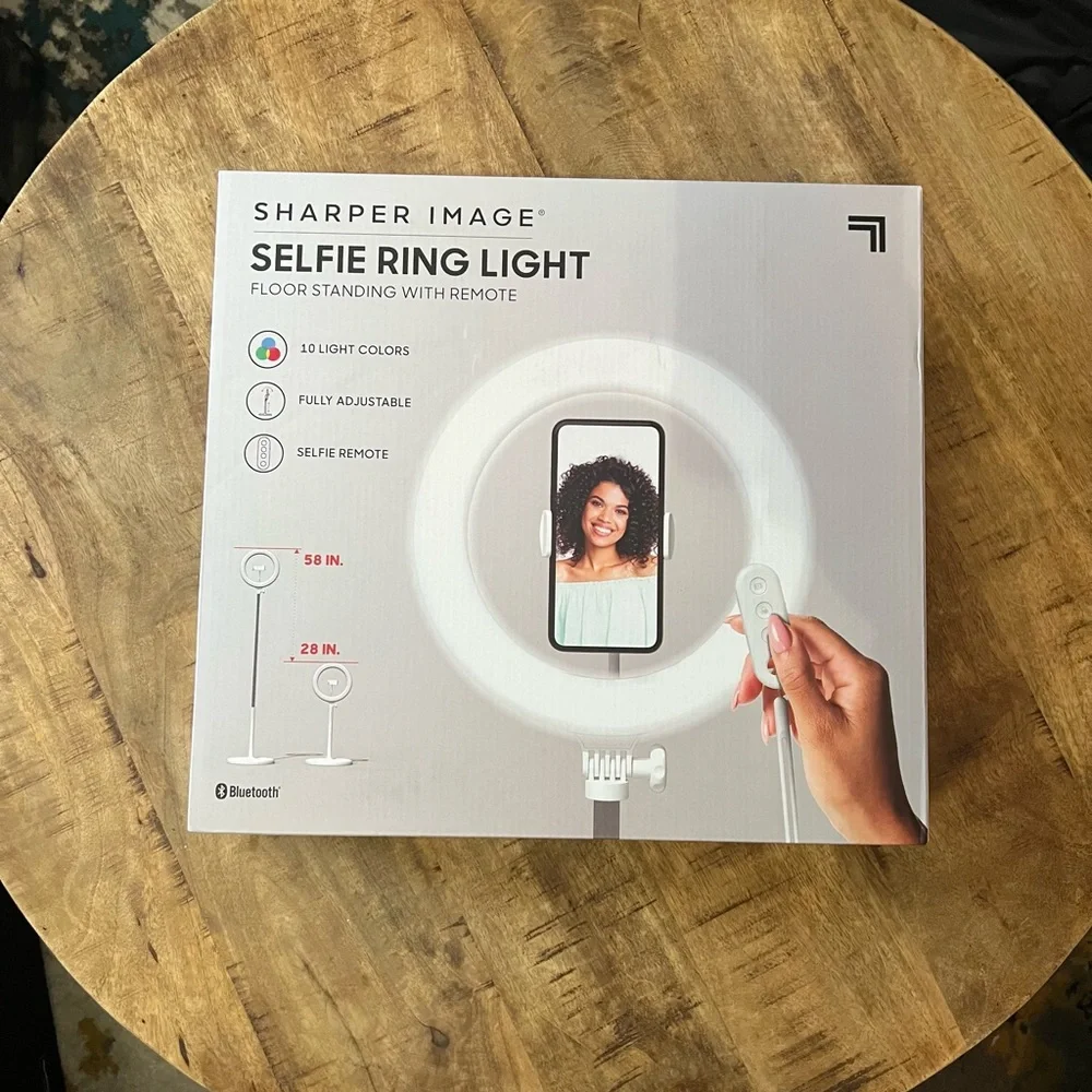 Phone camera ring light / stand. Content creator/live show light.